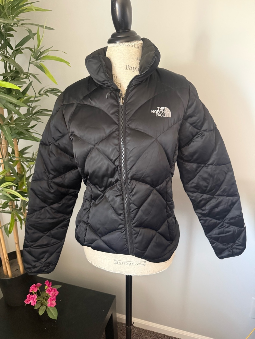 the North face coat size small black women goose down puffer